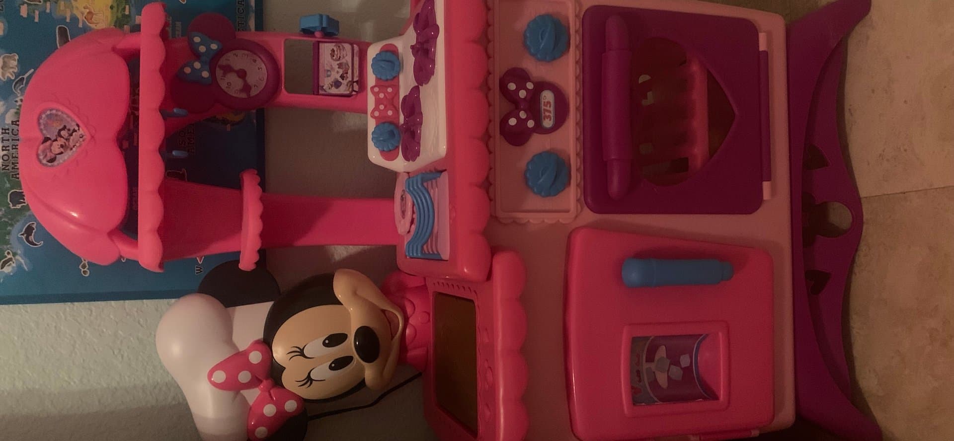 Minnie's Happy Helpers Magic Sink Set — image 1 of 1