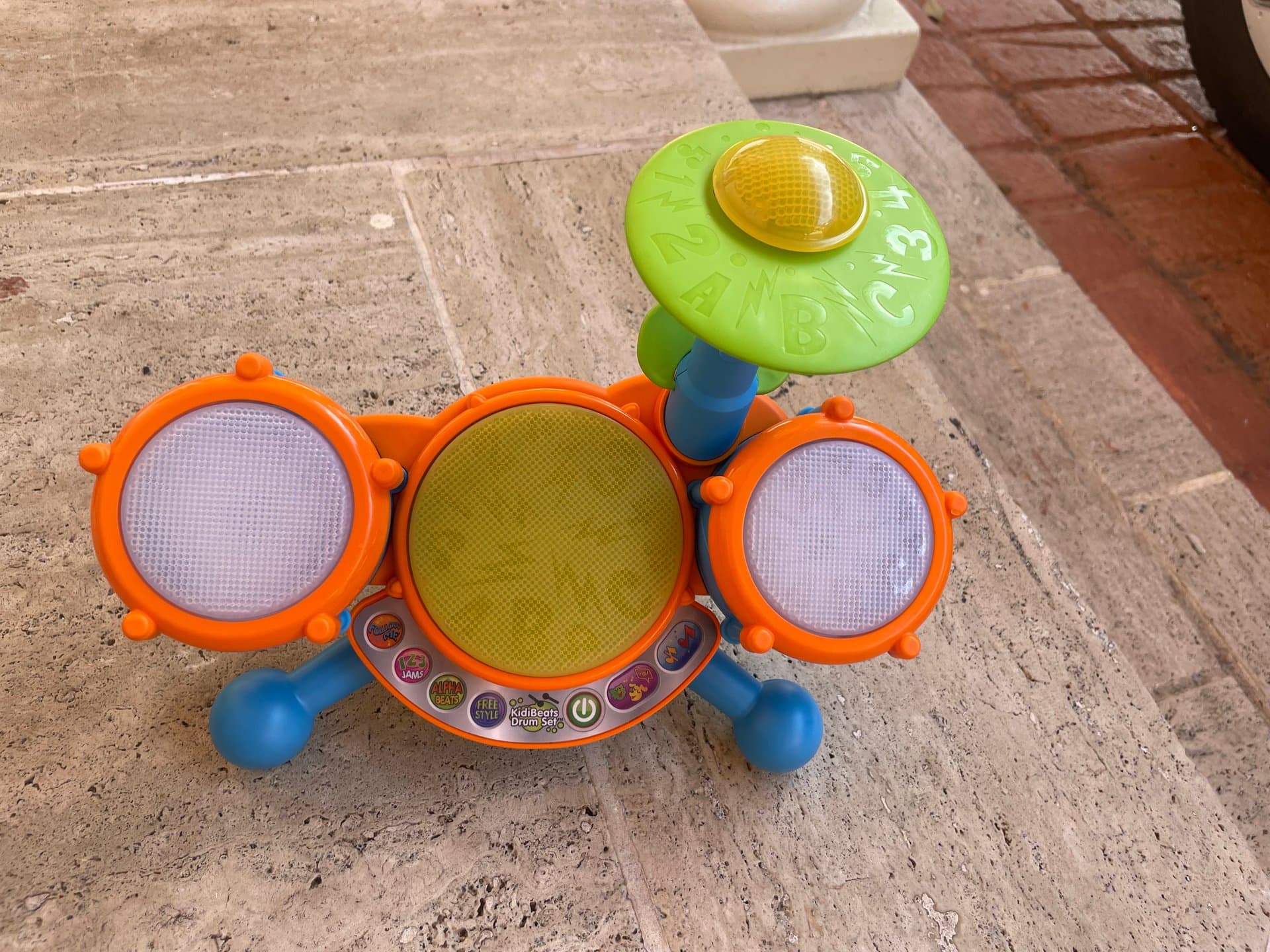 Play drums  — image 1 of 1
