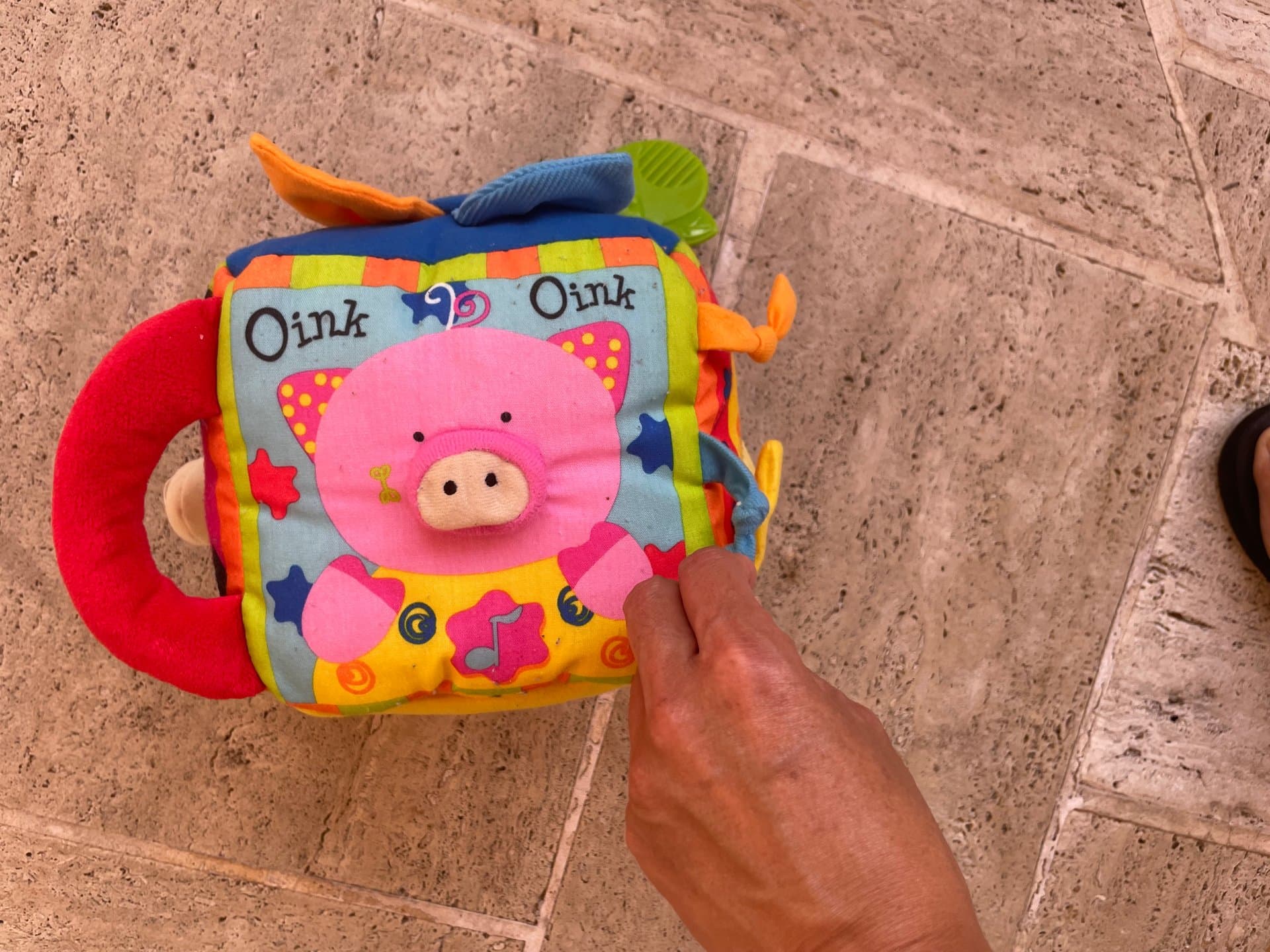 Cube push toy for babies  — image 1 of 4