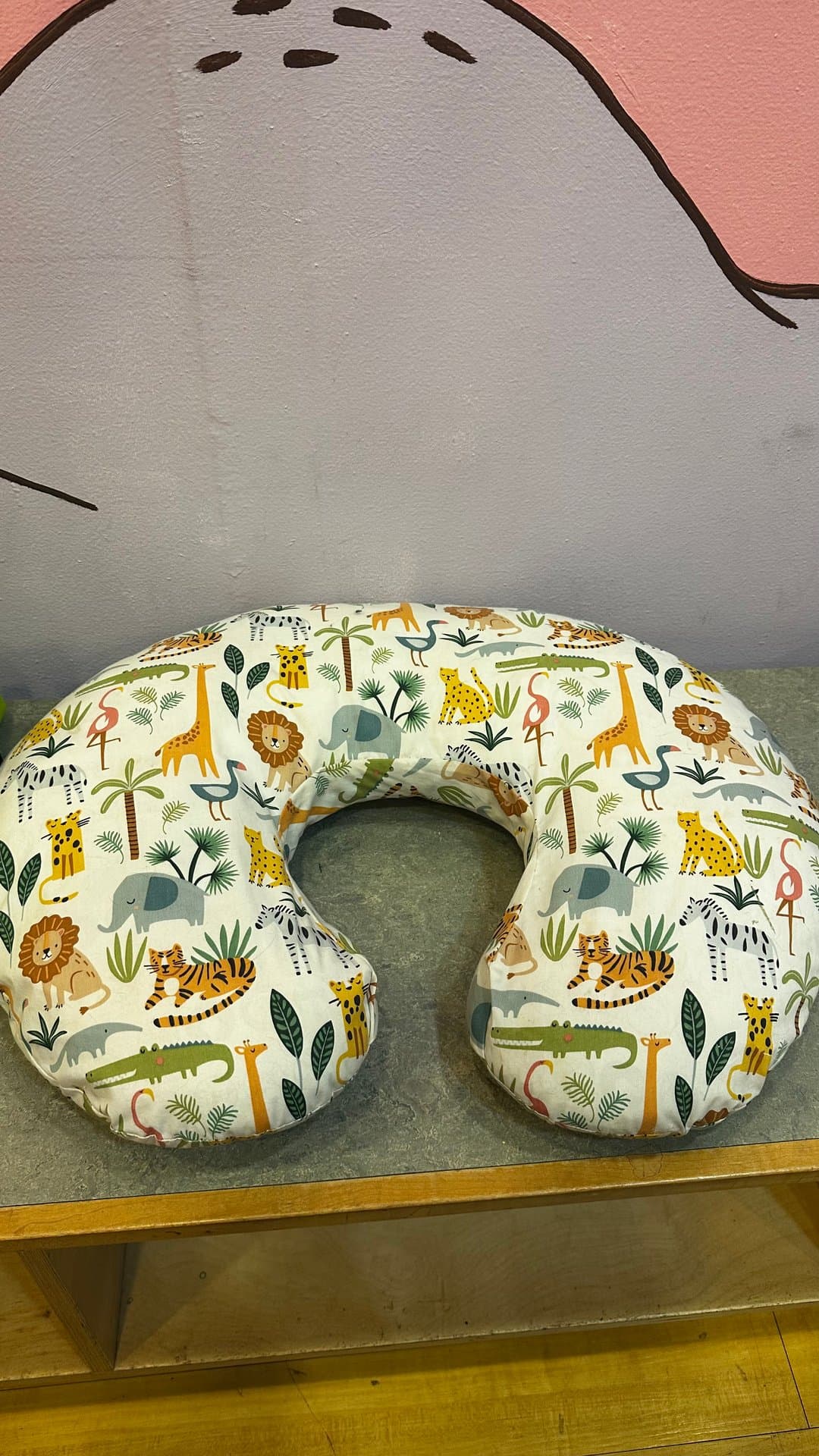 breastfeeding pillow — image 1 of 1