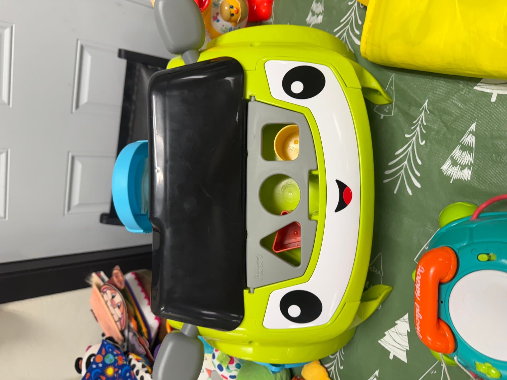 Fisher-Price Laugh & Learn Crawl-After Cat Toy — image 1 of 1
