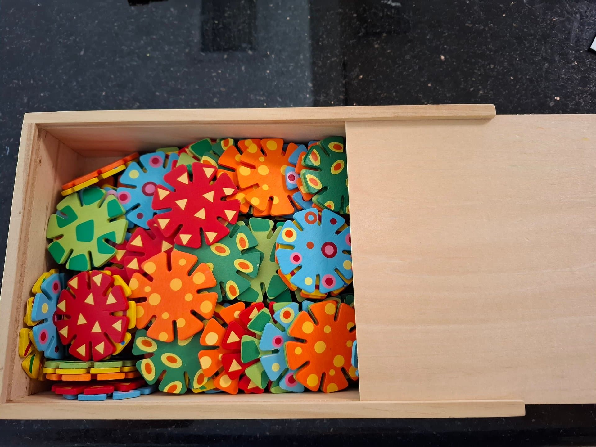 Connectagons, Montessori toys — image 1 of 2