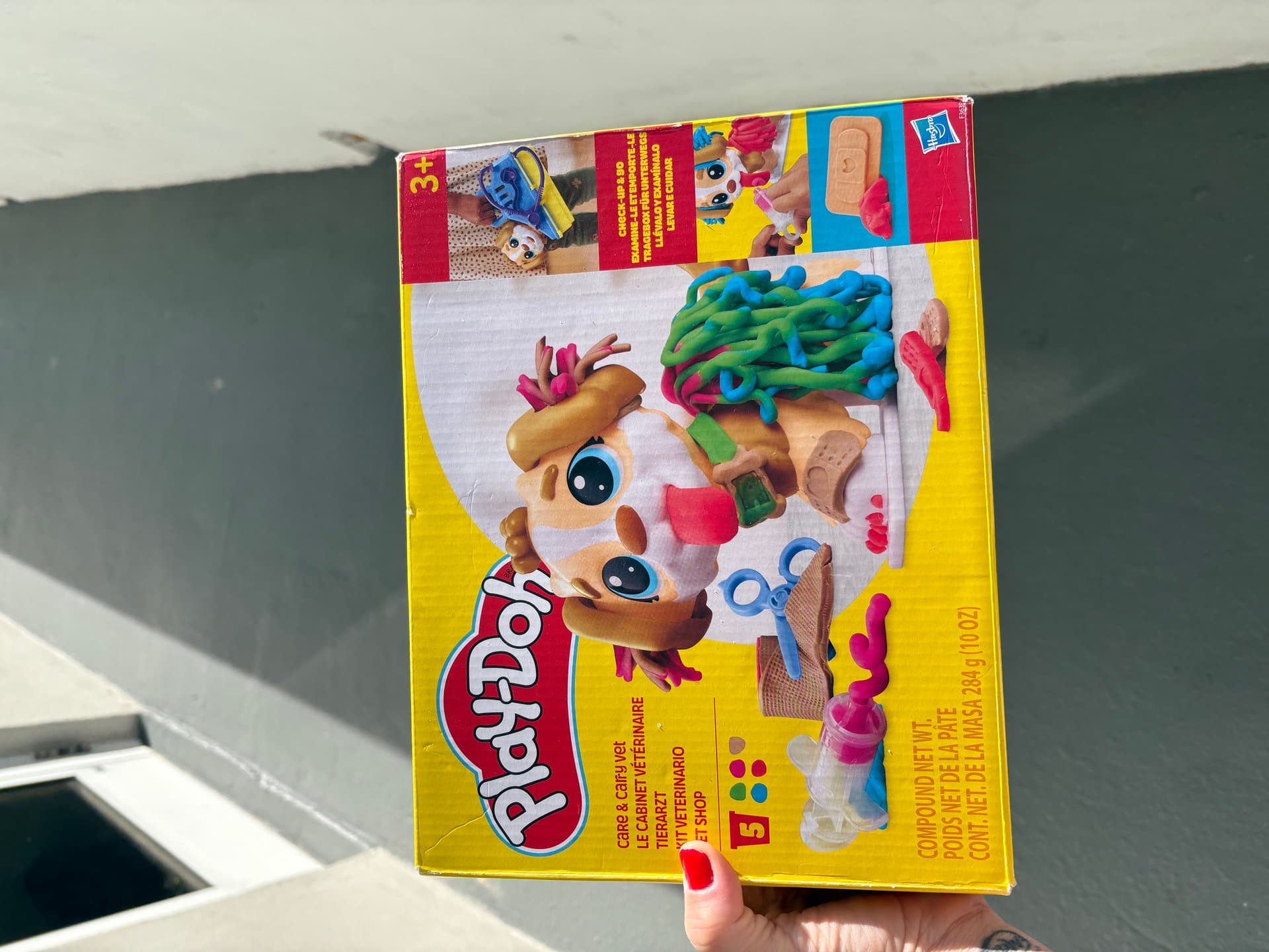 Play-Doh Care & Carry Vet — image 1 of 1